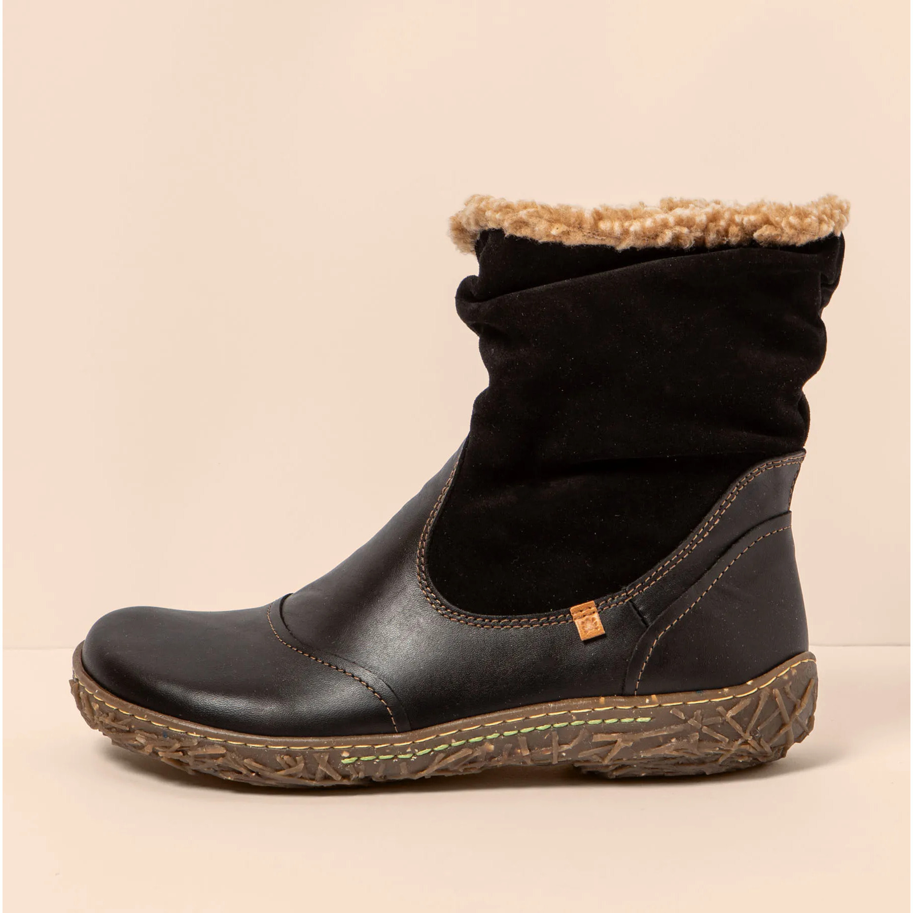 Botines N758 SOFT NAPPA BLACK/ NIDO color Black