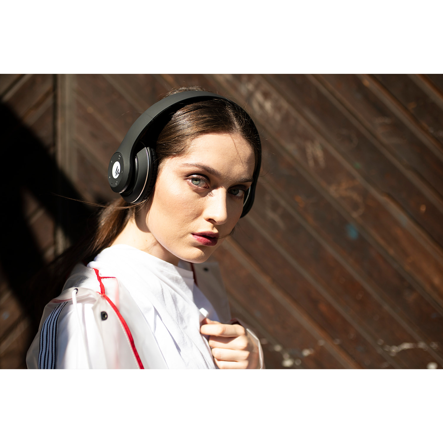 MAGNUSSEN H1 HEADPHONES en color Negro