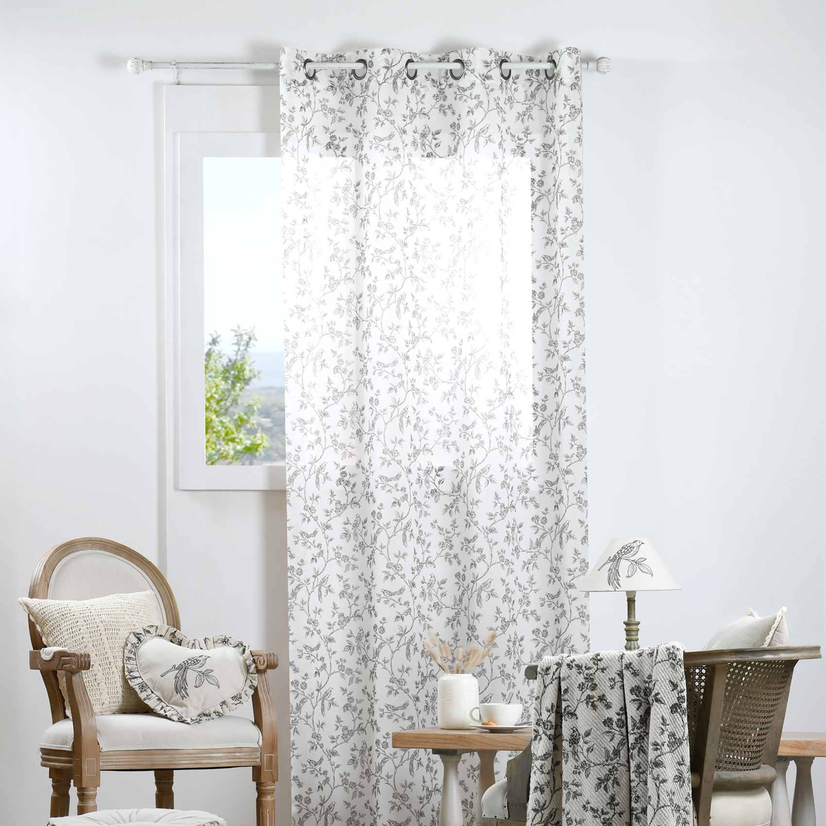 Voilage en coton à oeillets imprimé floral - Ecru