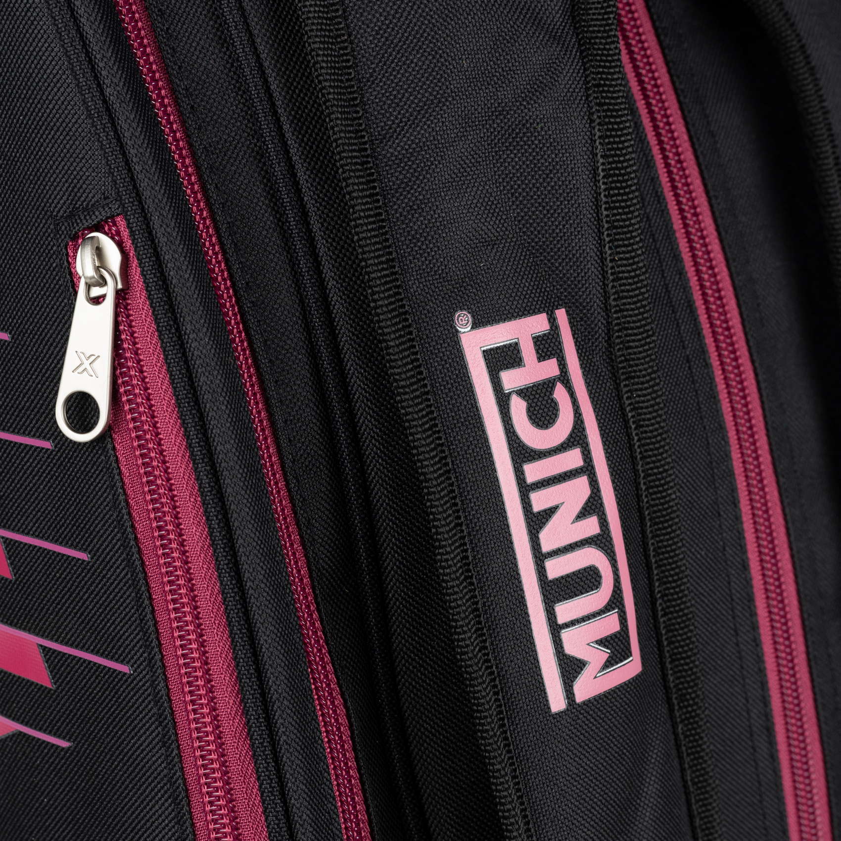 MUNICH Mochila Deportiva con Compartimento para Pala Negra y Fucsia training backpack club