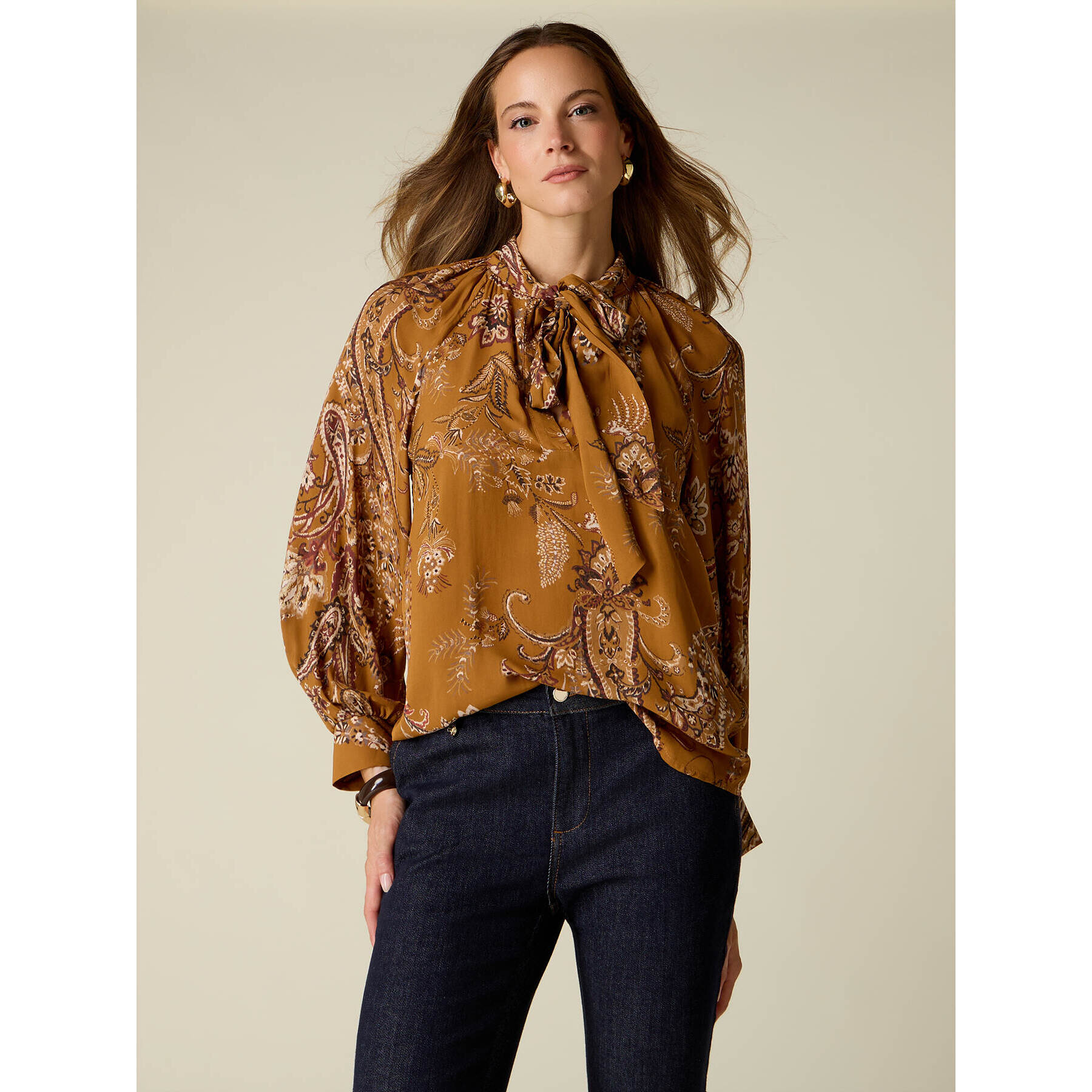 Oltre - Blusa fantasia con volant - Marrone