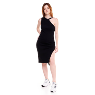 Vestido de mujer de un solo hombro en blanco y negro.