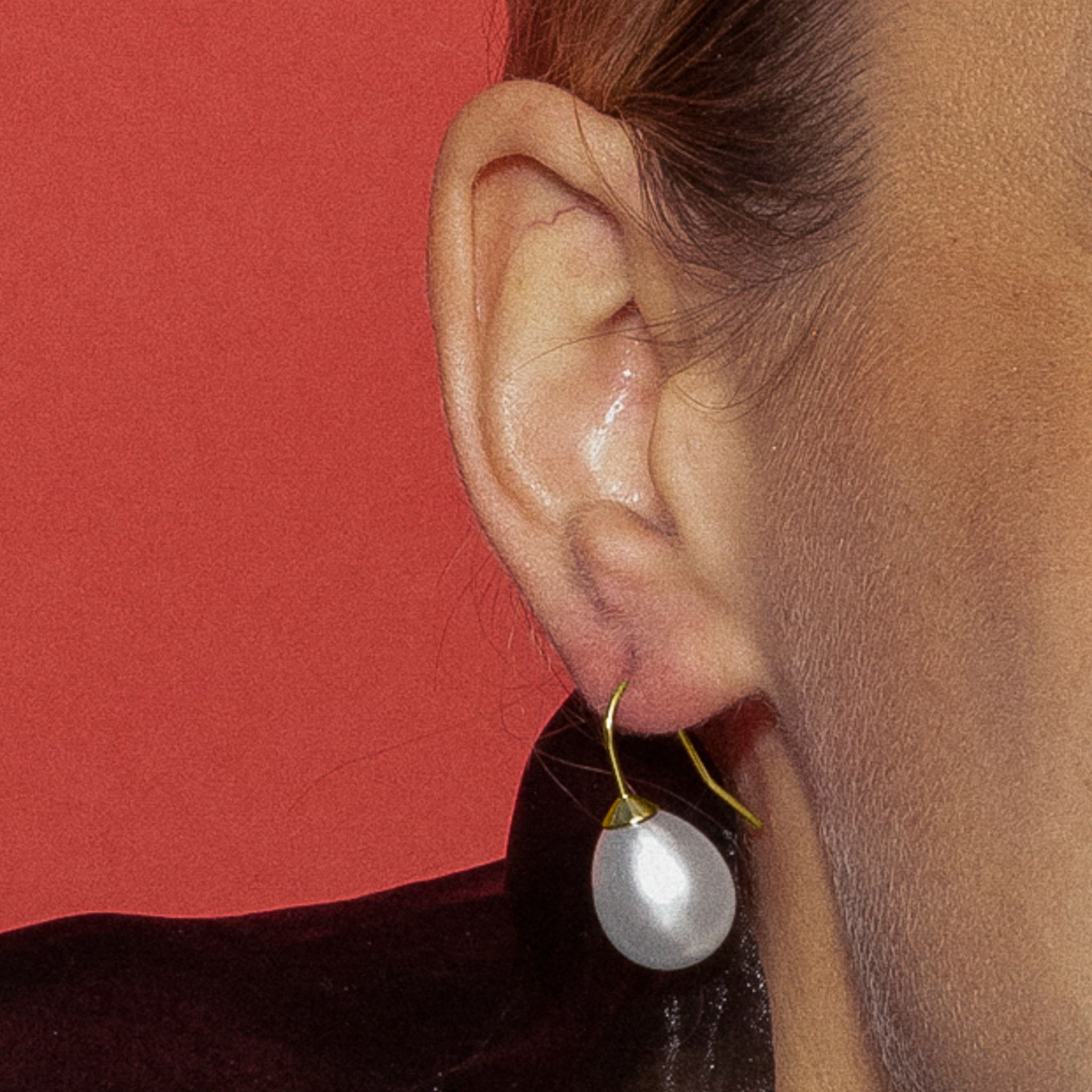 Pendientes con Perla Blanca acabado oro 18k