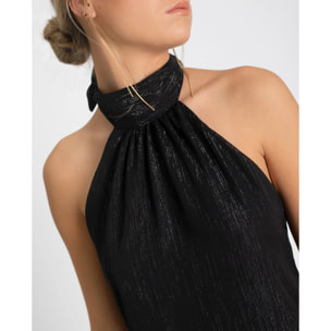 Vestido corto fluido sin mangas.