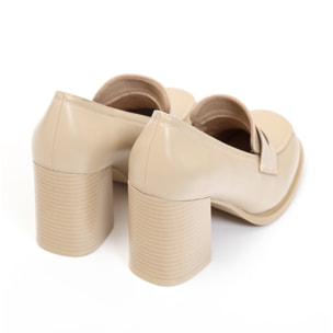 Mocassini in simil pelle con tacco comodo quadrato