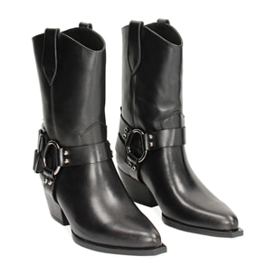 Botines negros de cuero