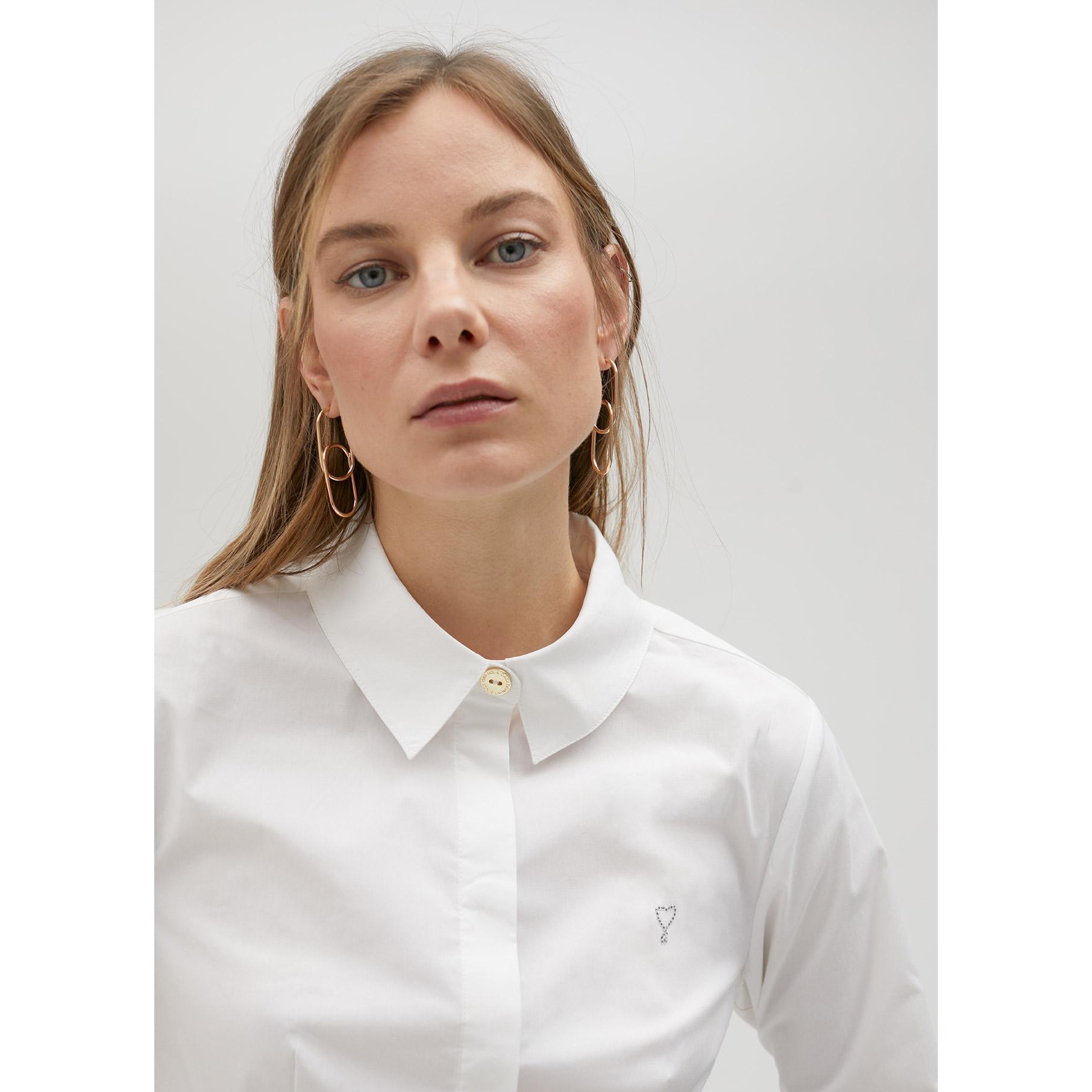 Camicia bianca attillata