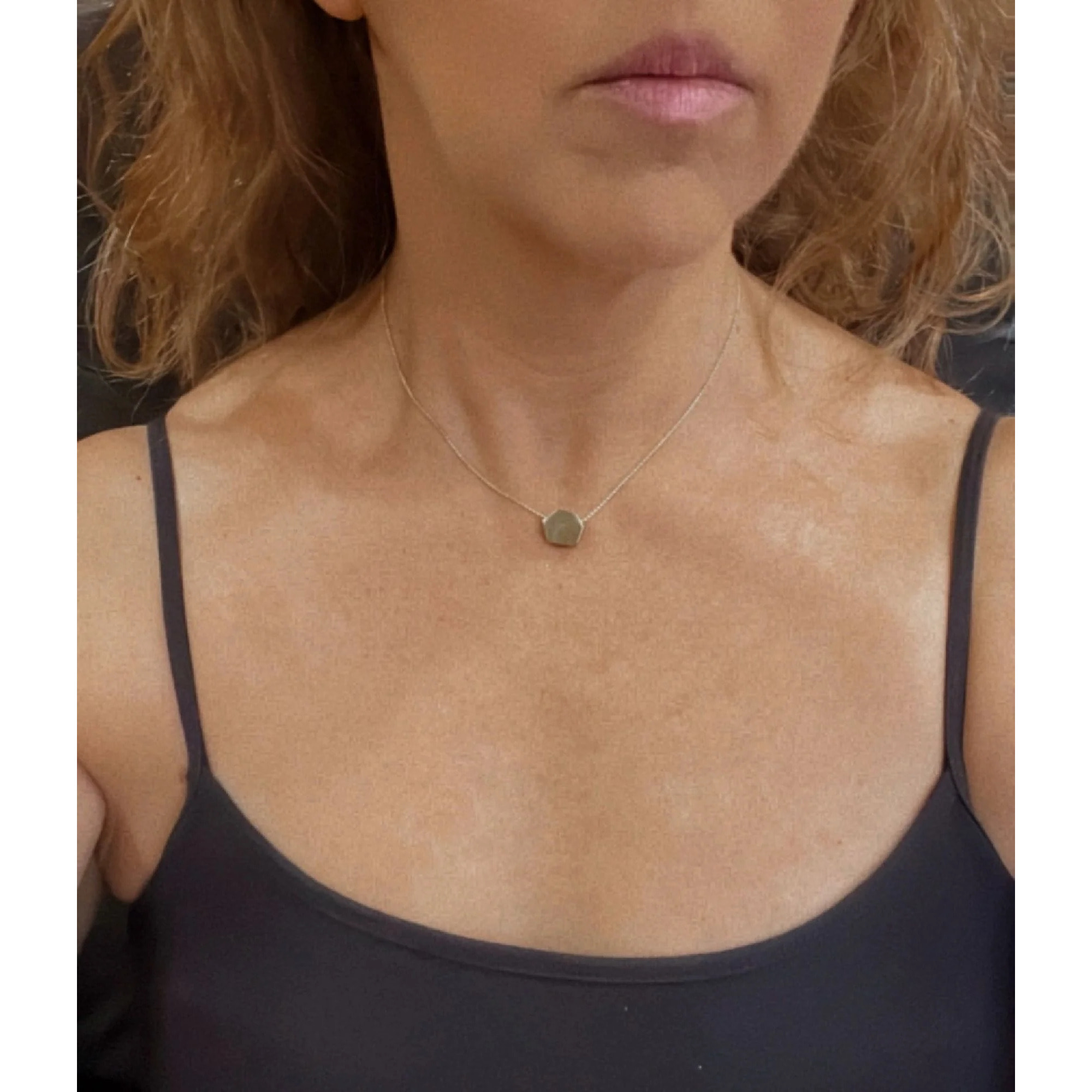 Collar hexágono 4D en plata 7-10micras