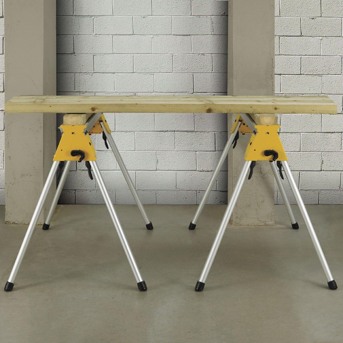 Piètement multi-usage compacte et léger pour scies à onglets - Capacité de charge de 454 kg - DEWALT - DE7035-XJ