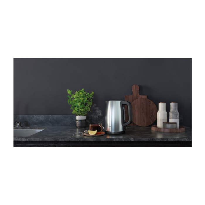AEG Hervidor de agua de de acero inoxidable de 2200 W y 1,7 litros de capacidad K3-1-3ST