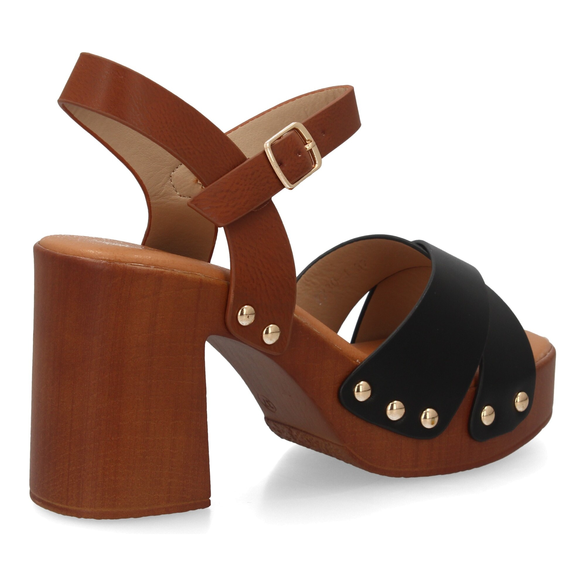 Sandalia plataforma mujer con tiras cruzadas y tachuelas