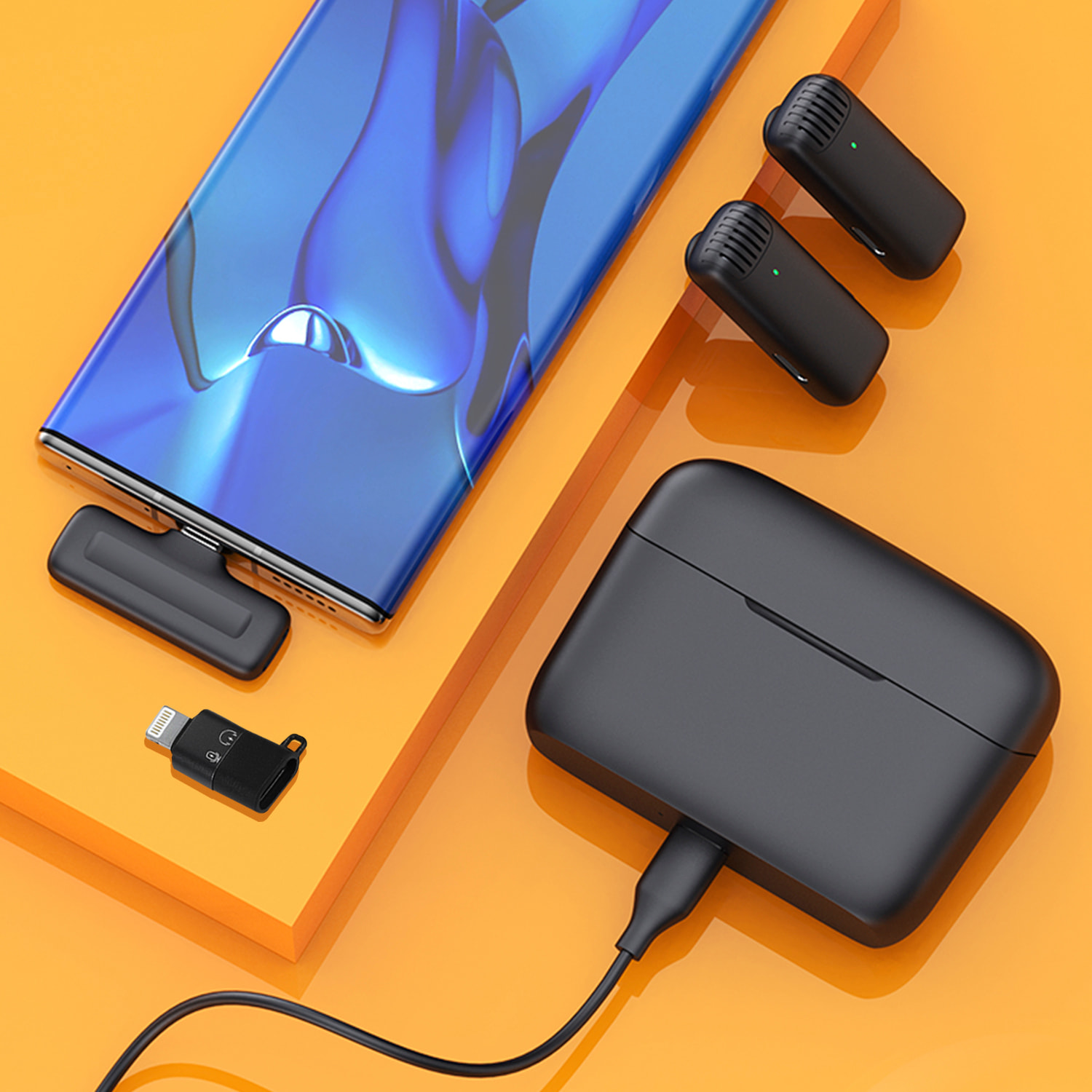 Microfono wireless portatile con clip J13. Include 2 microfoni e 1 ricevitore. Per smartphone, fotocamere e laptop. Connessione USB-C + Lightning.