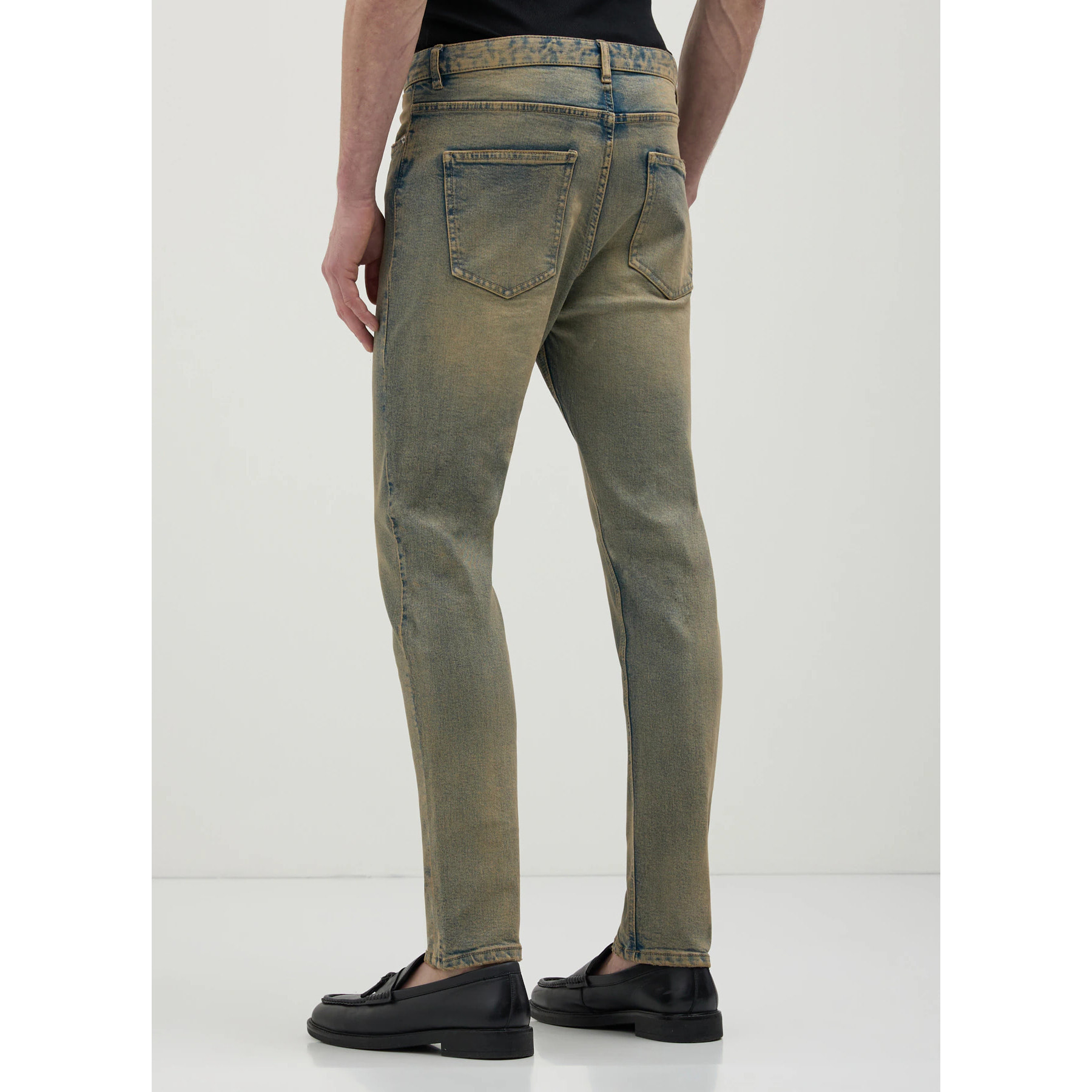 Jeans slim fit effetto acid wash