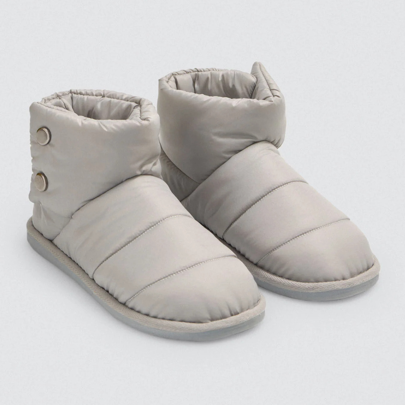 Stivali da casa imbottiti con bottoni decorativi