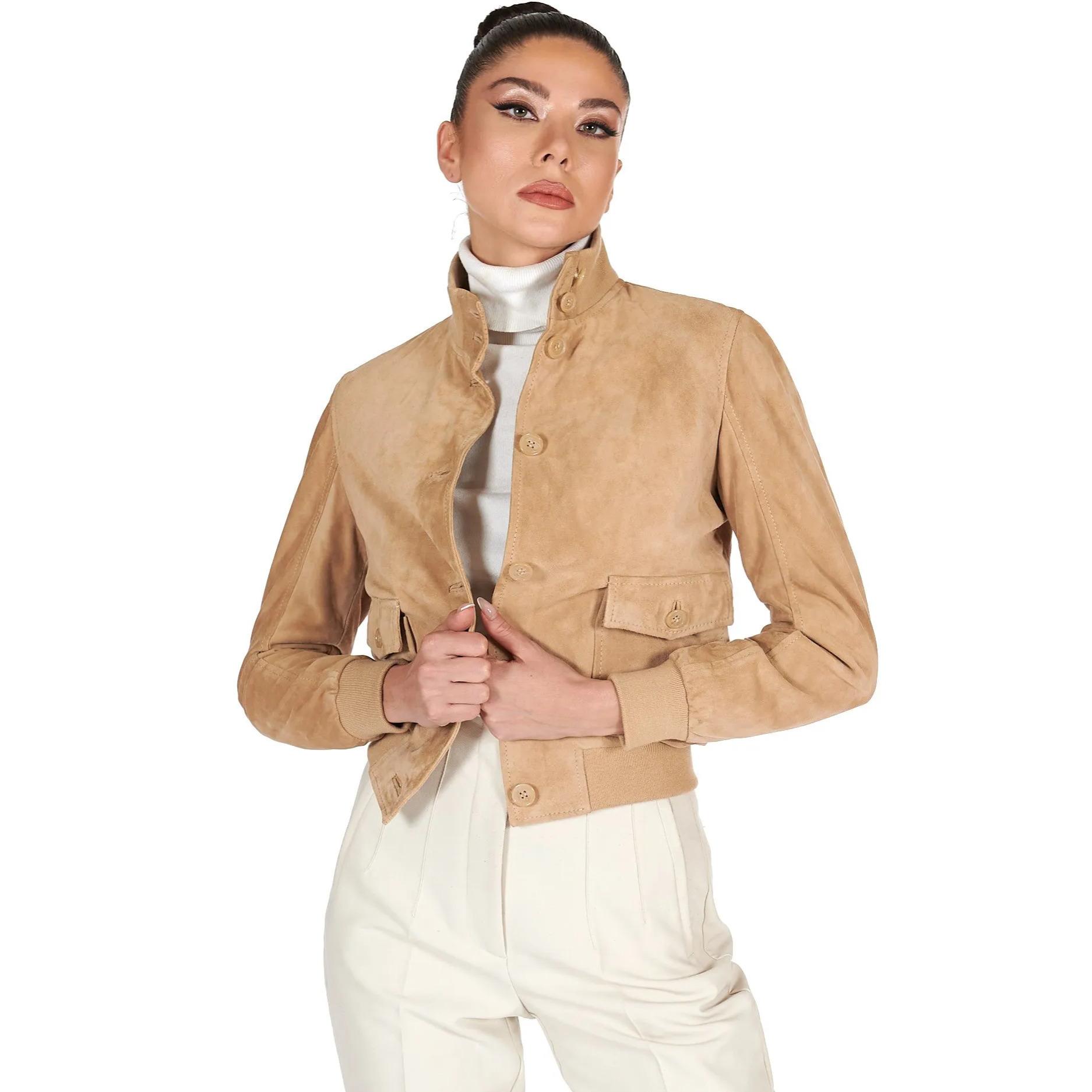 Bomber in pelle camoscio beige con bottoni