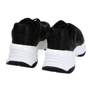 Sneakers nere