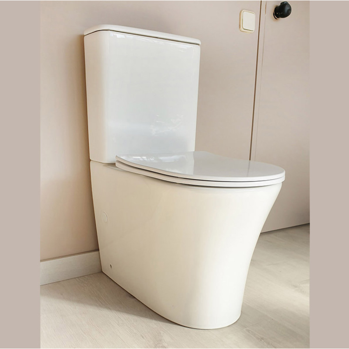 Pack WC A1 + Manguito conector | Inodoro de ceramica | Manguito extensible 150-470mm | WC con Tapa amortiguada | Doble descarga | Salida dual | Alday