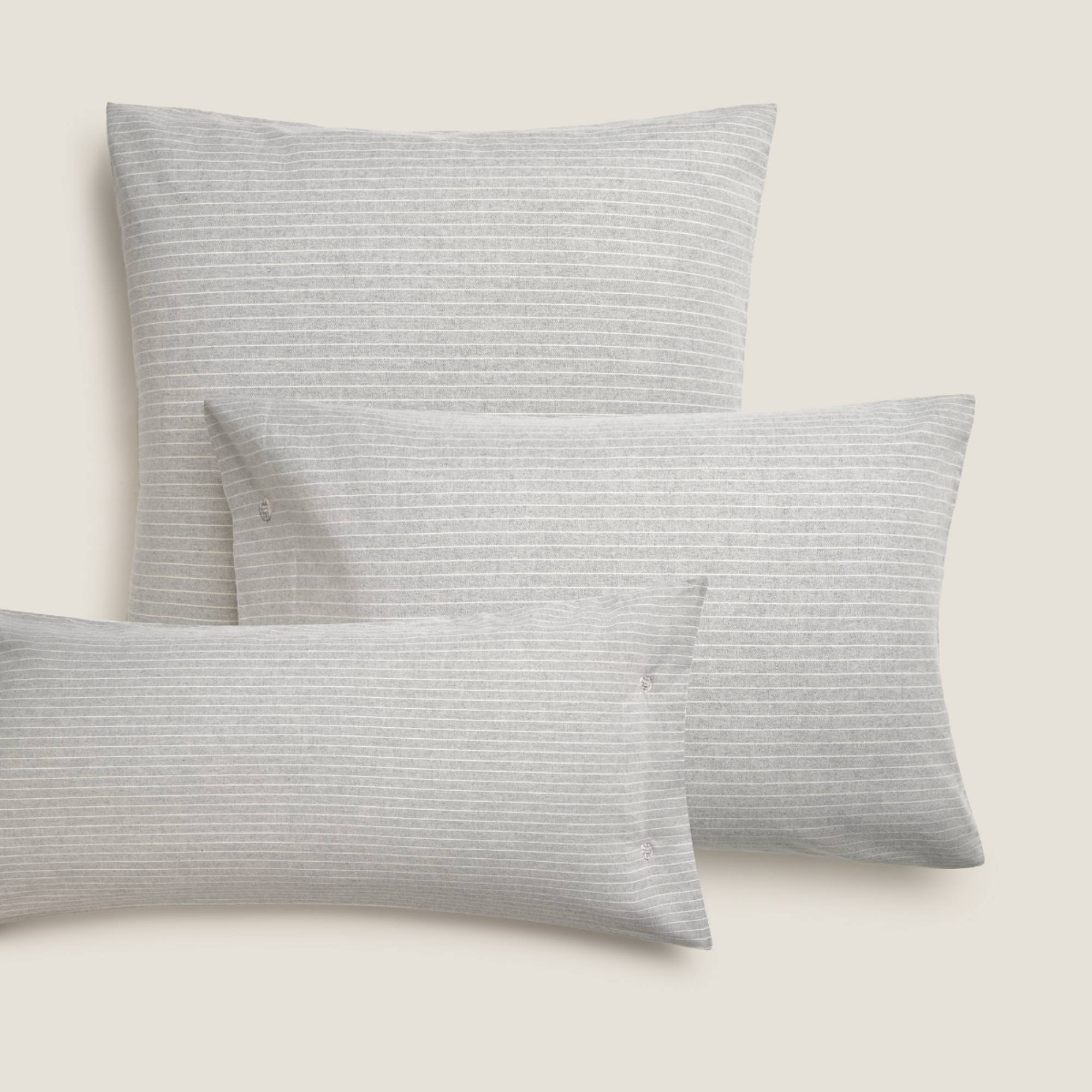 Funda de almohada de franela a rayas Gafray color gris Franela de algodón