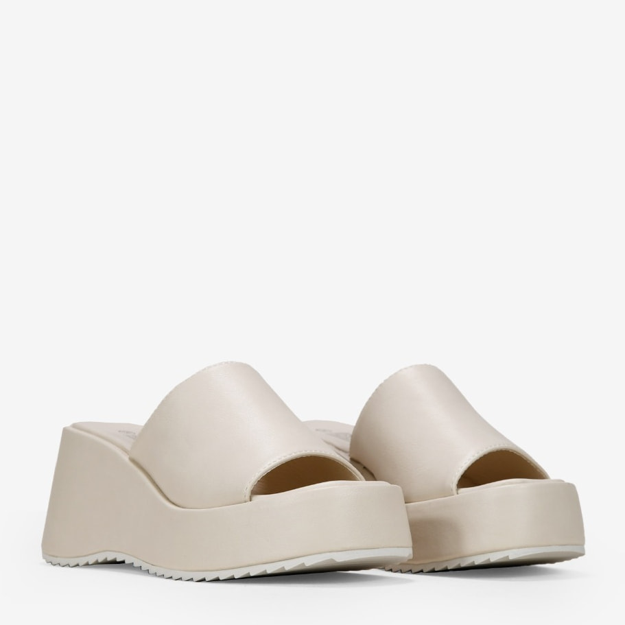 Sandalias beige con plataforma