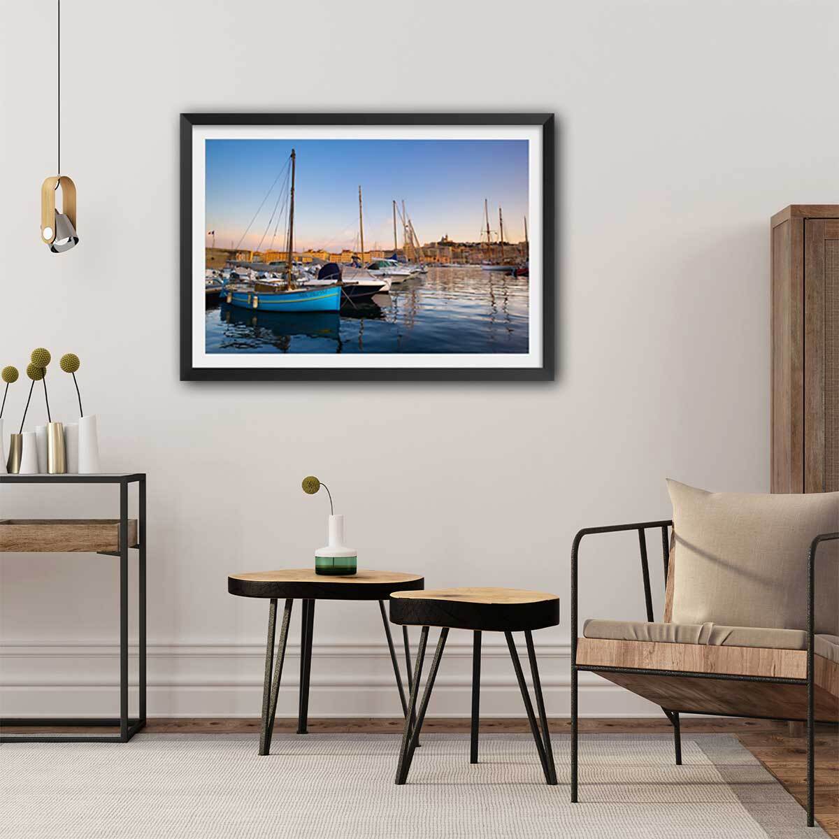 Affiche marseille, les pointus du vieux port Affiche sous cadre noir