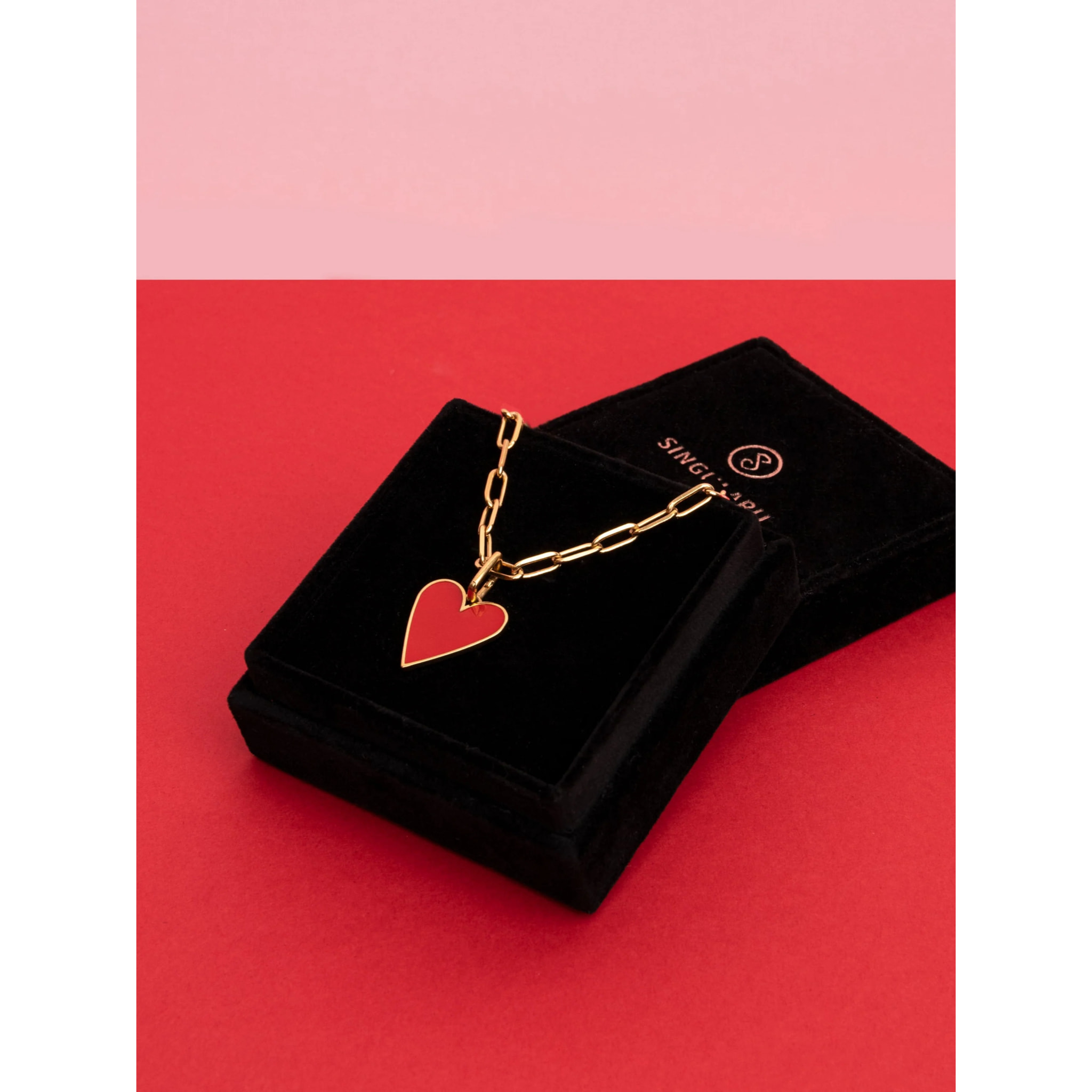 Bella collana placcata in Oro con smalto rosso e cuore