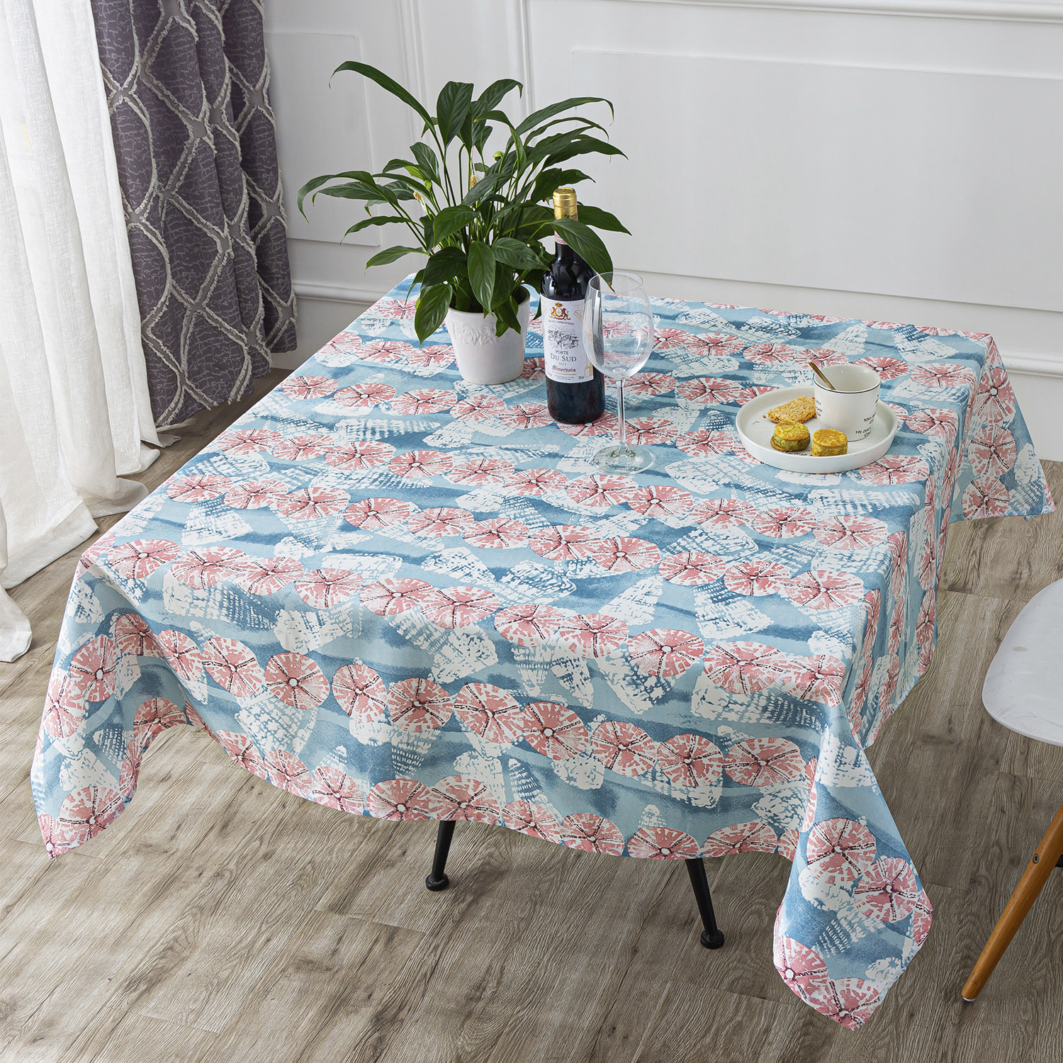 Tovaglia antimacchia 140x140 cm.