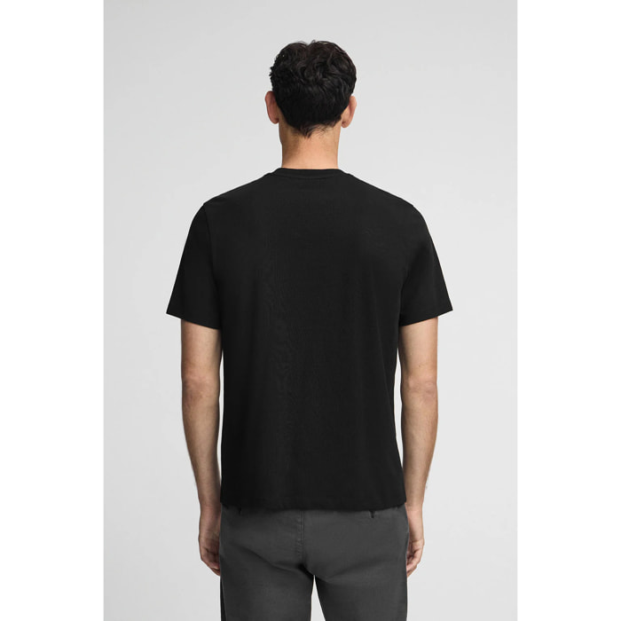 Camiseta negra con bolsillo y bordado Rigby Go