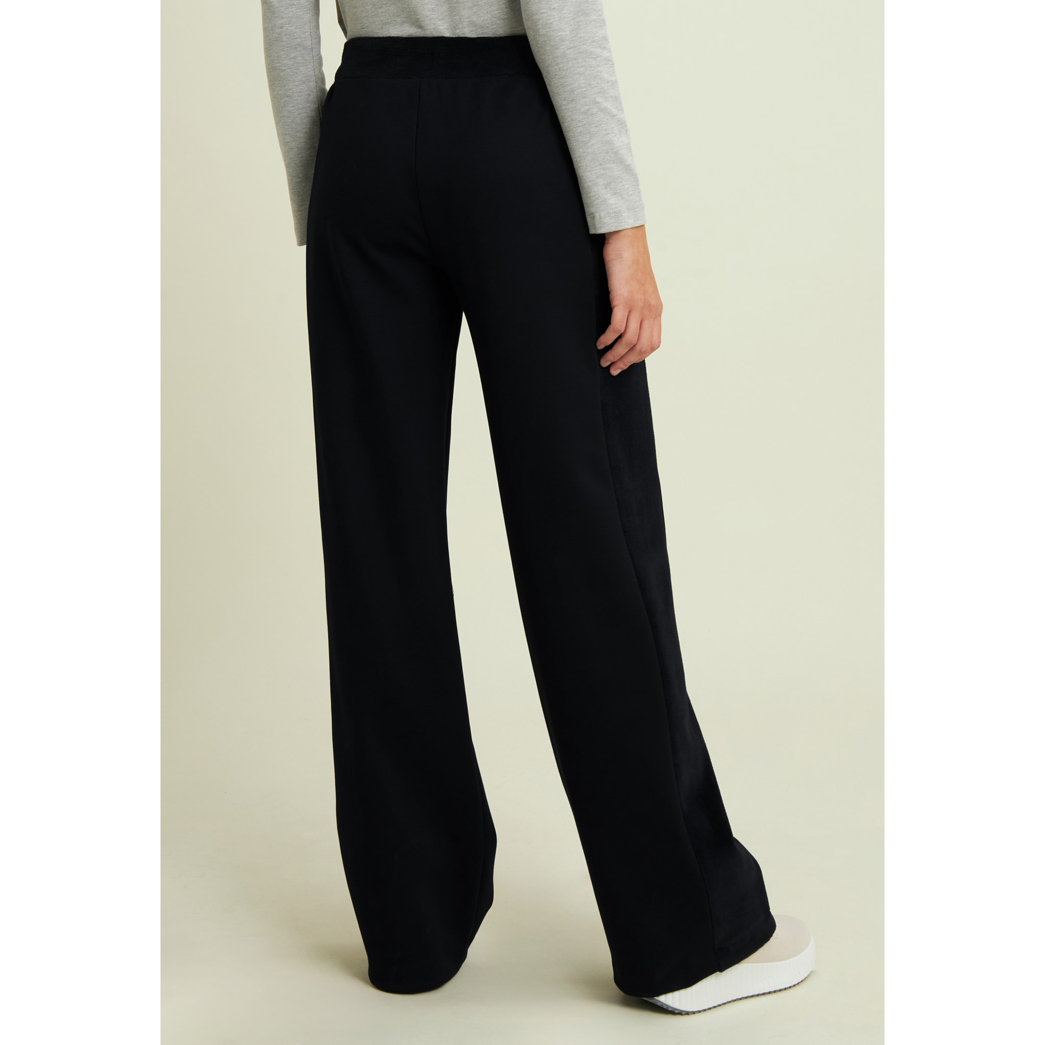 Pantaloni wide leg in viscosa con dettagli in ciniglia