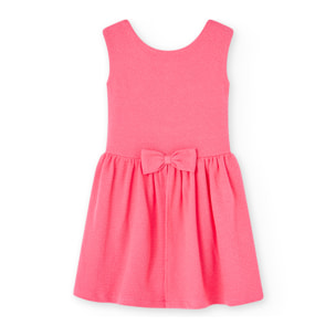 Vestido niña, relieve, tirantes, cuello redondo, coral