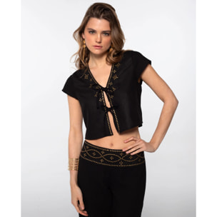 Blusa con escote en V y detalles metálicos