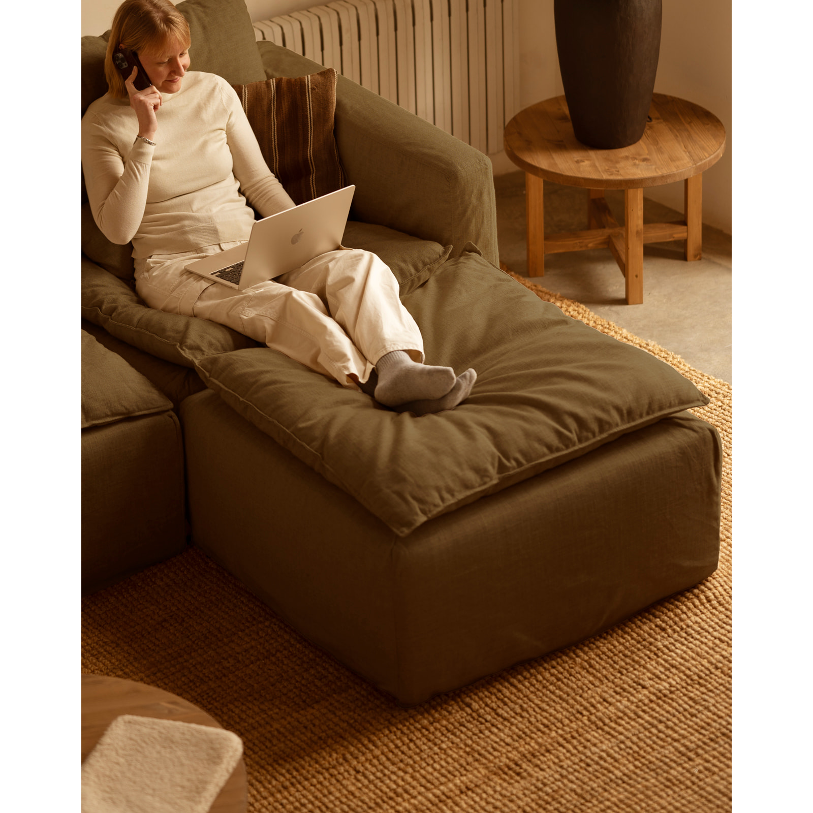 Pouf en coton et lin déhoussable ton vert de 89x87cm Hauteur: 54 Longueur: 89 Largeur: 87