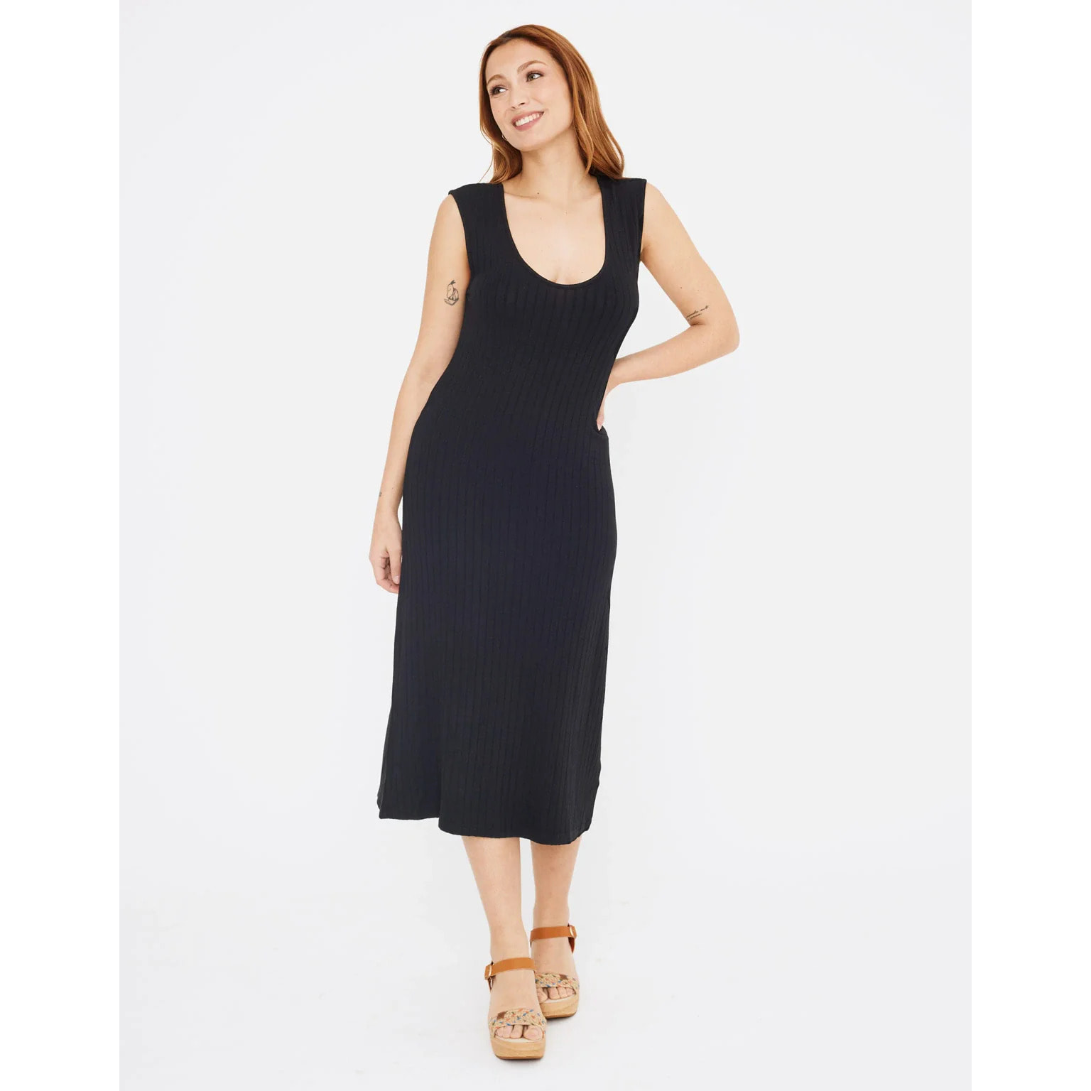 Vestido Midi Largo Cuello Redondo Negro - Desita