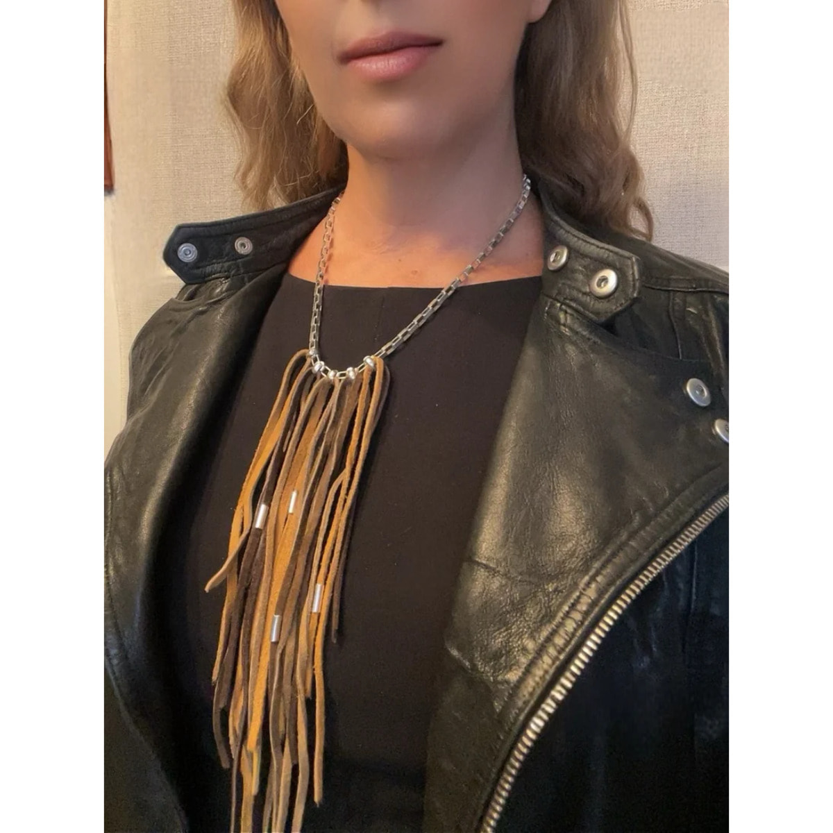 Collar Multiflecos largos de piel Marrón en plata 10µ