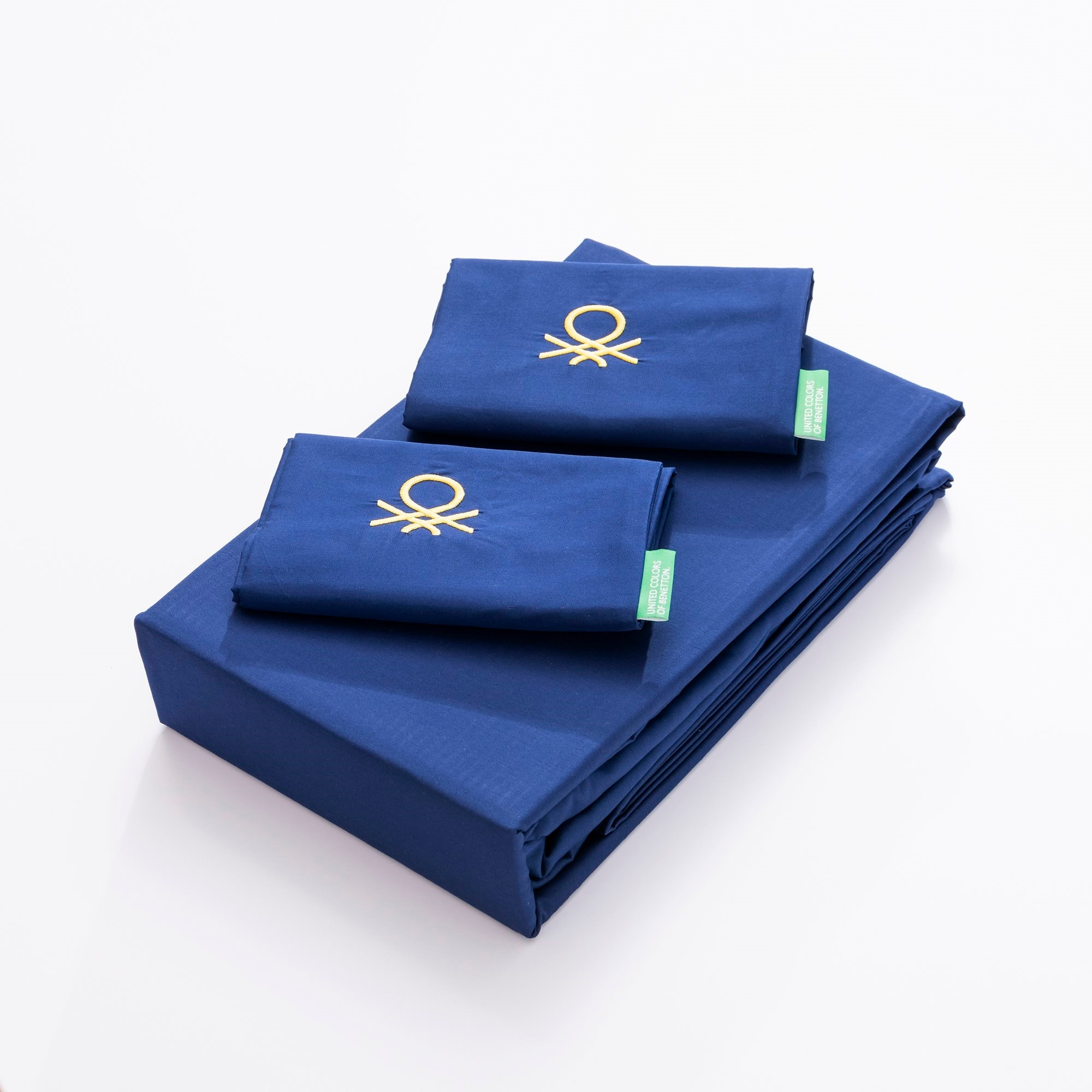 Set 4pzs sabana doble: sabana plana (240x280cm c/ dobladillo simple 5cm) + sabana bajera (160x200+40cm flap) + 2 funda de almohada (50x85cm) 100% alg