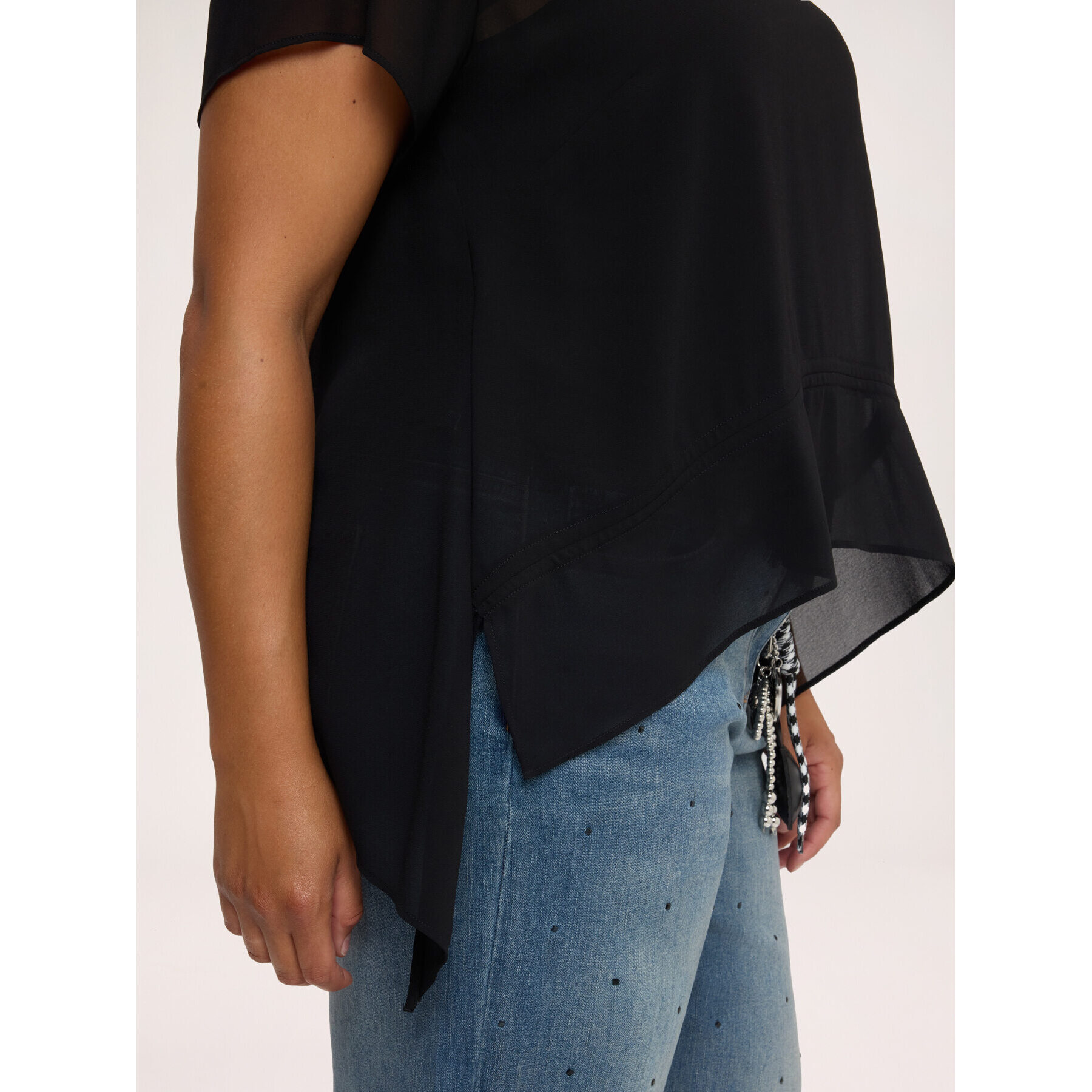 Fiorella Rubino - Blusa asimétrica en georgette - Negro