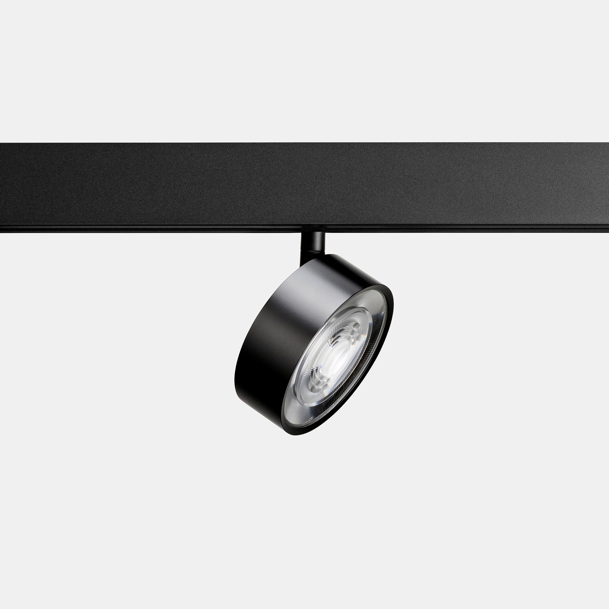 Ledsc4 LedsC4 Luminaria LED Bajo Voltaje para Interior y Exterior, Eficiencia Energética Avanzada, Diseño Moderno, 2700K-4000K, Negro, Transparente, Diámetro 95mm, Fácil Instalación
