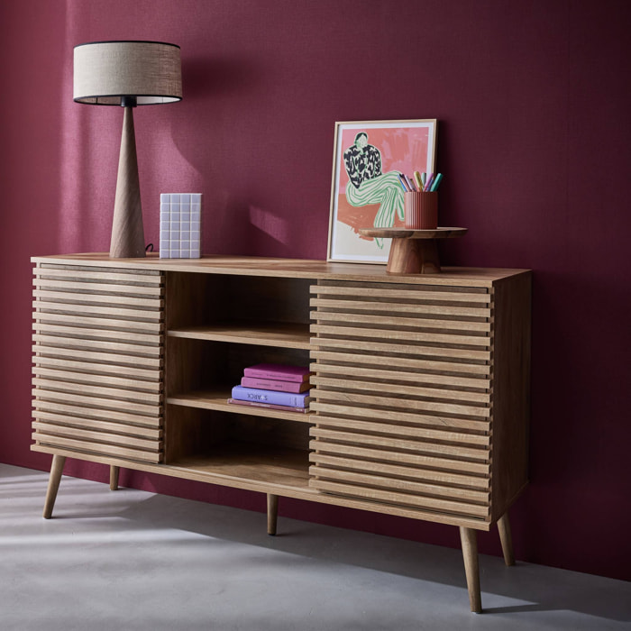 Buffet scandinave décor bois avec 2 portes coulissantes rainurées et 4 étagères. buffet bas. L 140