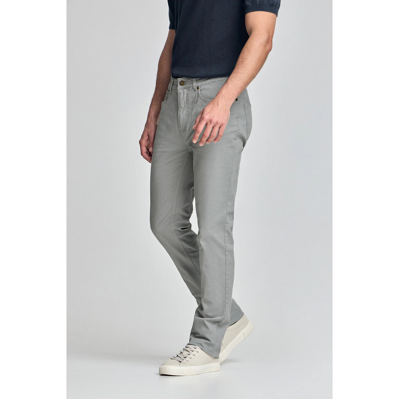Pantalón Slim Voss en gris con cinco bolsillos
