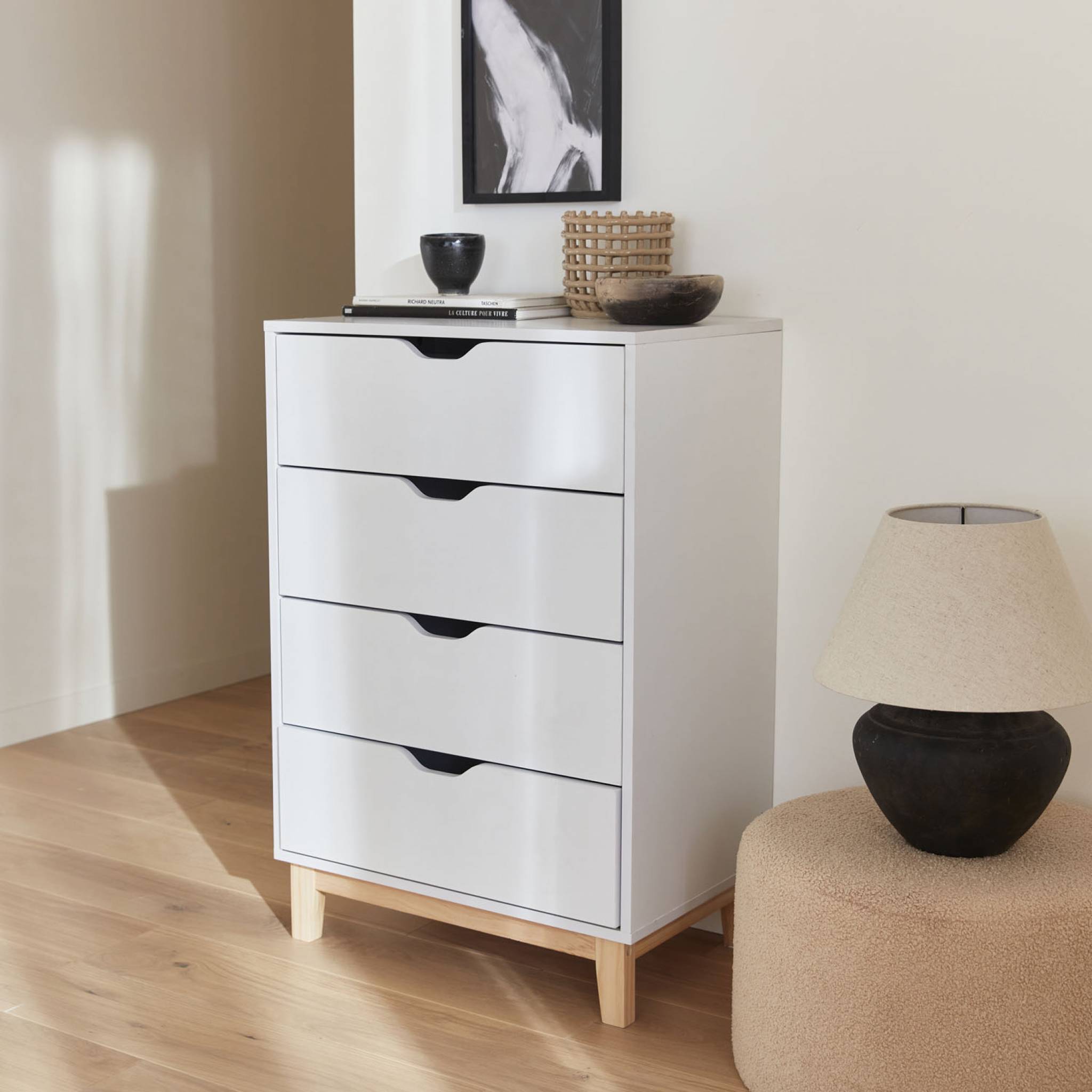 Commode blanche scandinave - Floki - chiffonnier avec pieds en bois de sapin. 4 tiroirs. 60x40x90cm