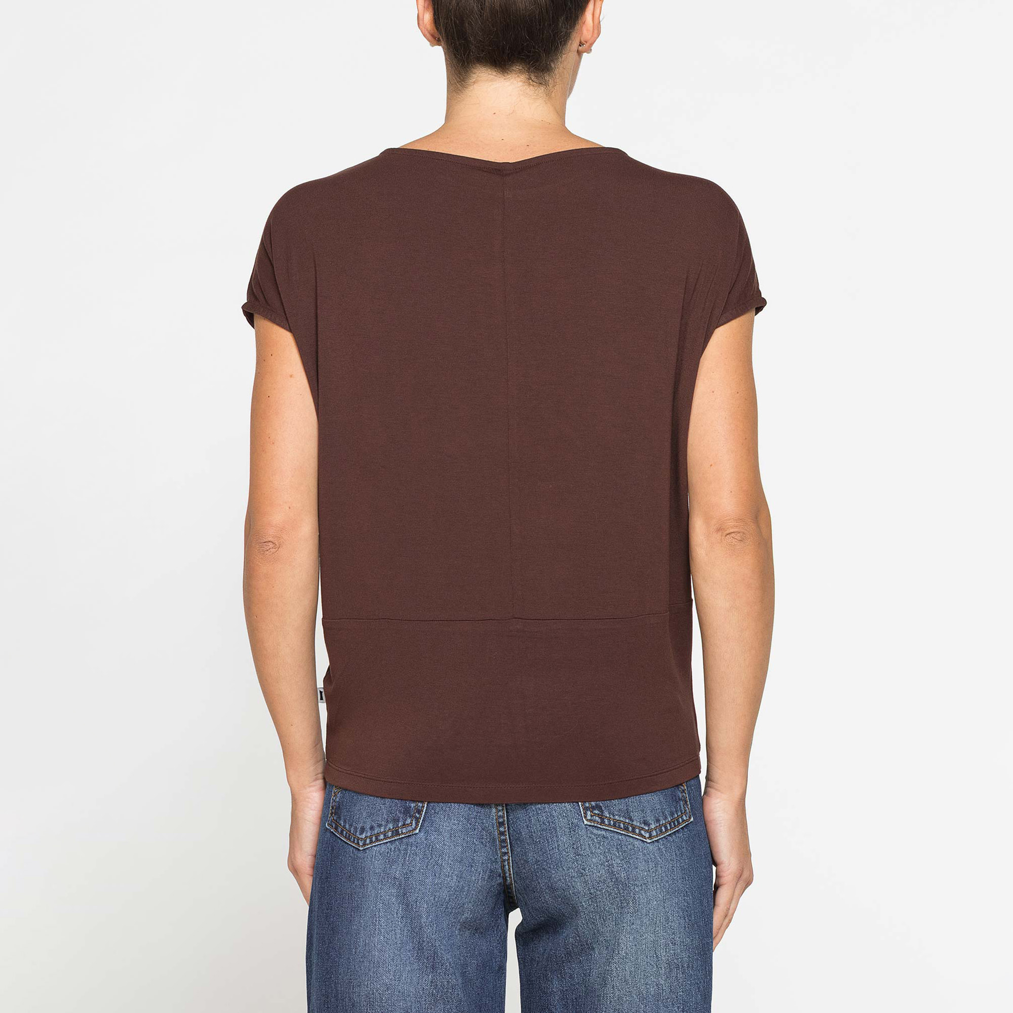 T-SHIRT IN VISCOSA CON SCOLLO A BARCHETTA