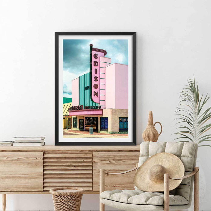 Affiche edison theater sur fond rose Affiche + cadre en bois - Noir