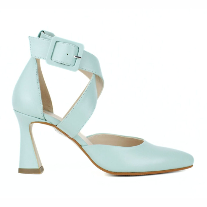 Sandalias con tiras cruzadas. Tacón 7 cm