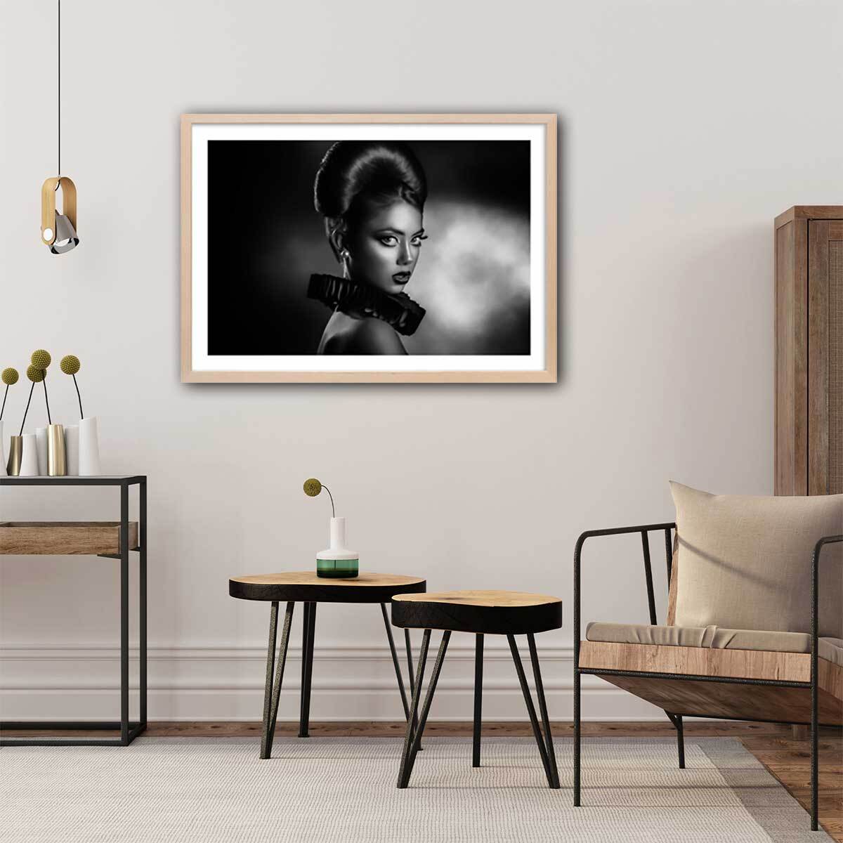 Affiche photo Lady anita en collerette Affiche + cadre en bois - Chêne