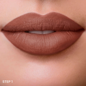 EXTRA DURABLE LIP DUO - LIQUID LIPSTICK + LIP GLOSS Rossetto liquido lunga durata con gloss lucido