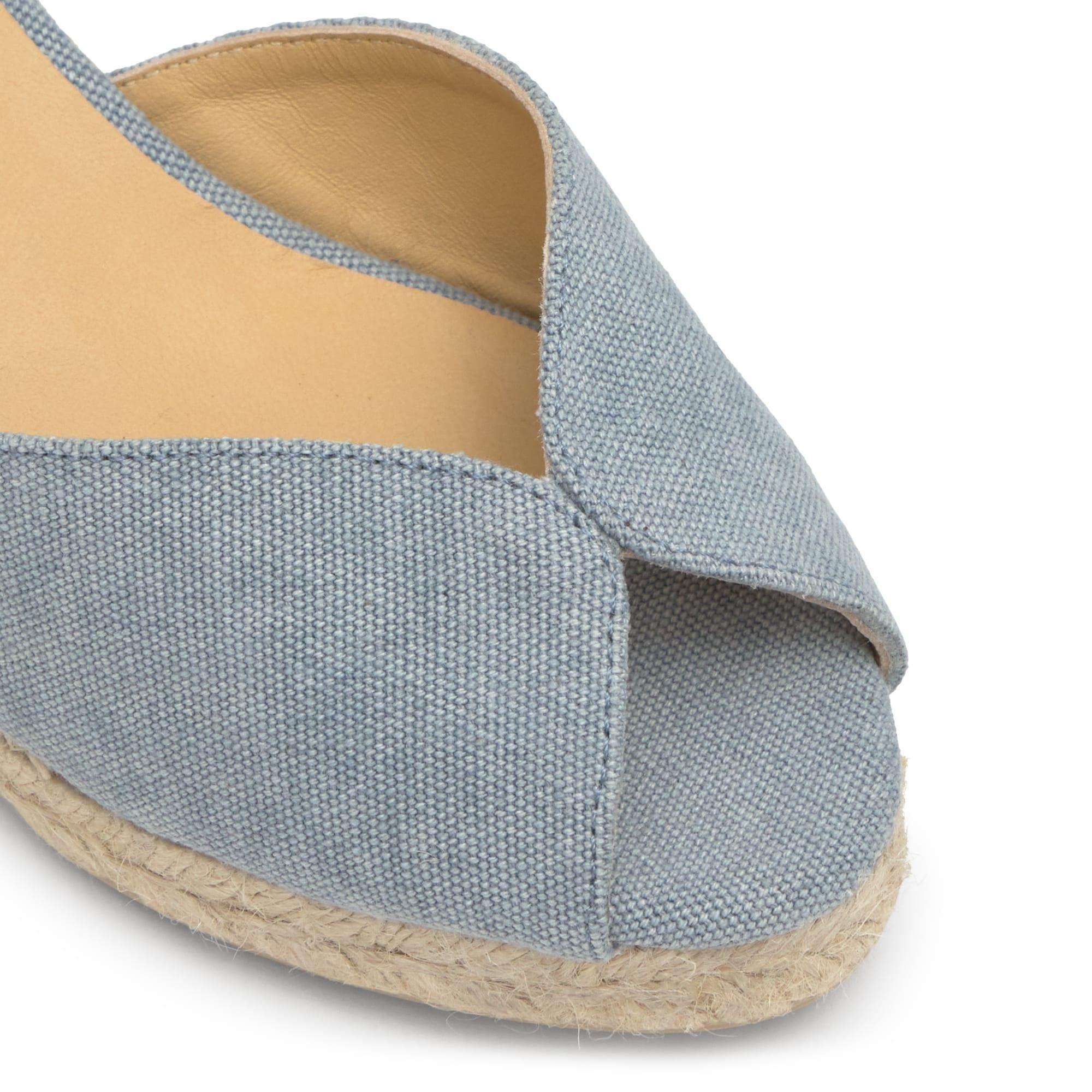 Alpargata de cuña 8 cm en lona de algodón con pala en v y pulsera