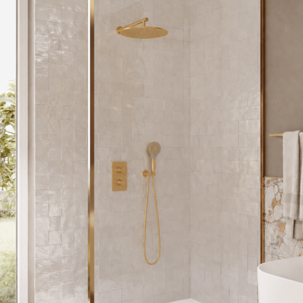 Bras mural pour douche de tête Universal rond Or brossé
