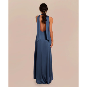 Vestido largo con escote en pico