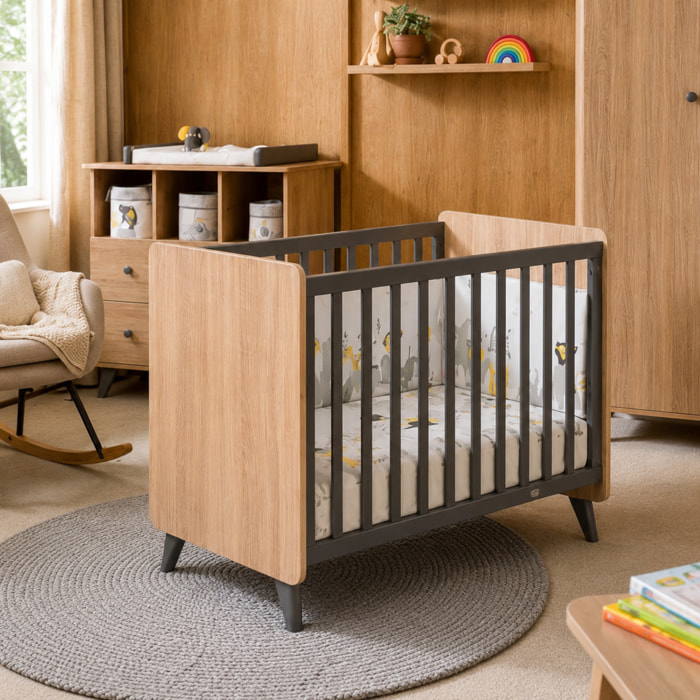 Chambre bébé trio: Lit bébé 60x120, Commode à langer 2 tiroirs et armoire 2 portes décor bois chêne