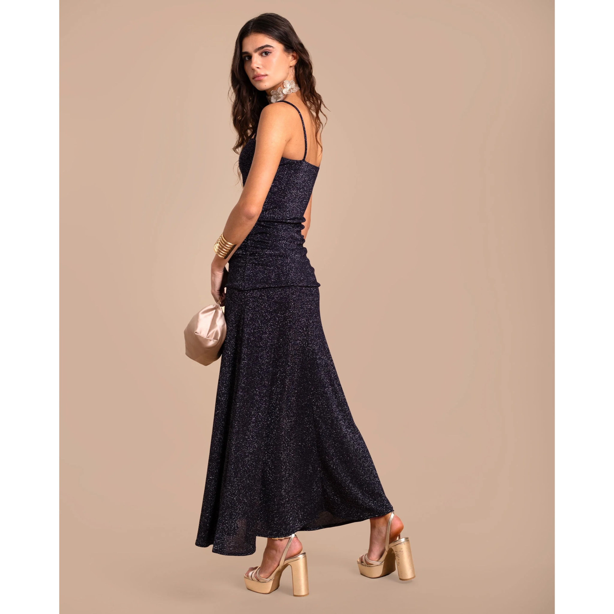 Vestido midi de tirantes con brillo