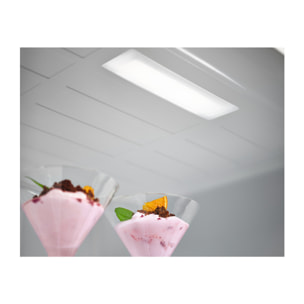 AEG Frigorífico combi de libre instalación Serie 6000 TwinTech® Total No Frost de 186 cm RCB632E9MW